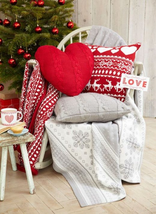 Christmas knitted deco cushions