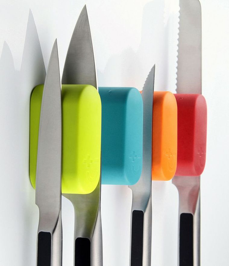 kitchen knives wall storage