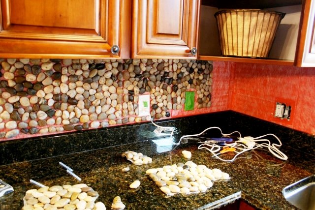 credenza-kitchen-DIY-idea-original-rolls