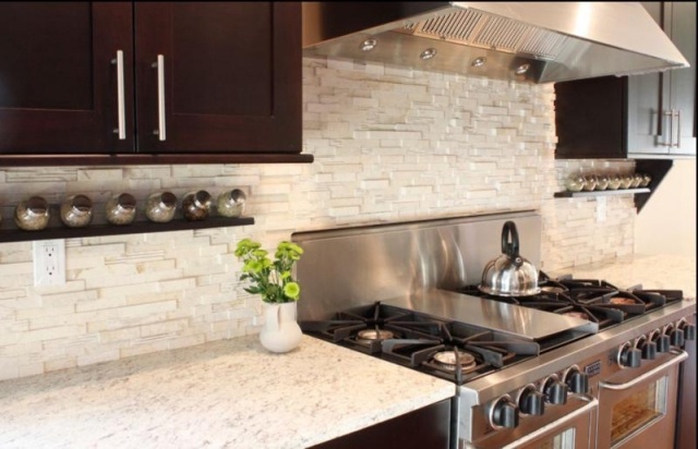 white kitchen-contrast-cabinets splashback