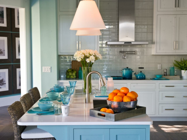 pastel color kitchen splashback