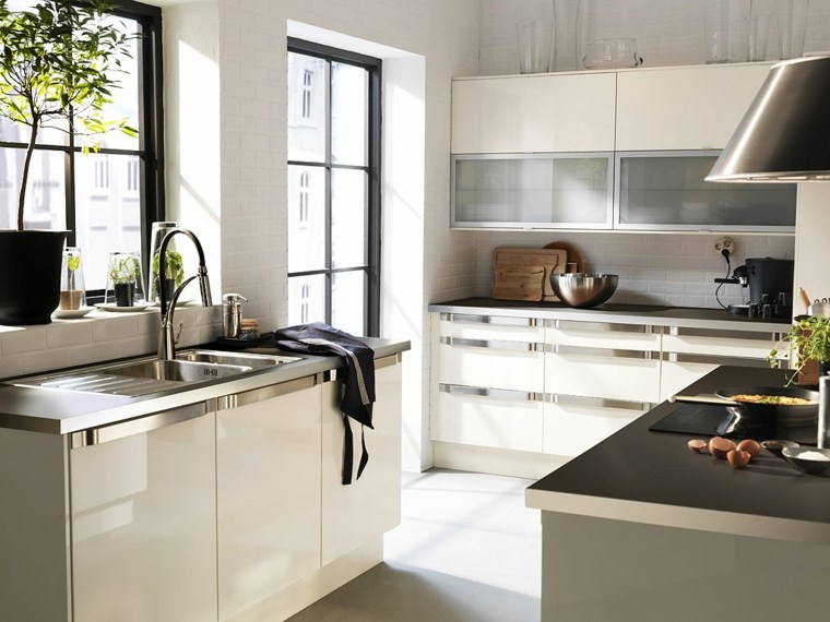 elegant contemporary white kitchen