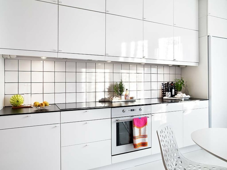 white kitchen lacquered tiles