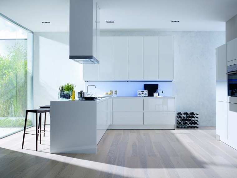 open lacquered white kitchen