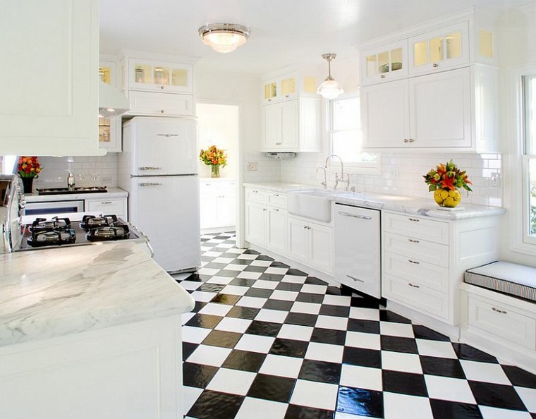 white minimalist kitchen design tiling