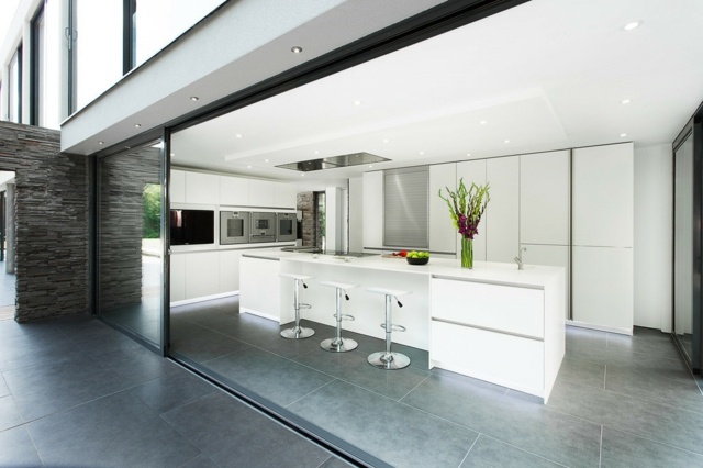 modern white kitchen decor