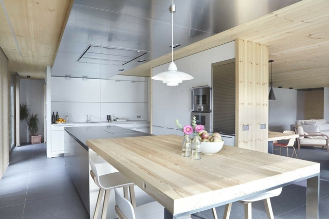 light wood design kitchen