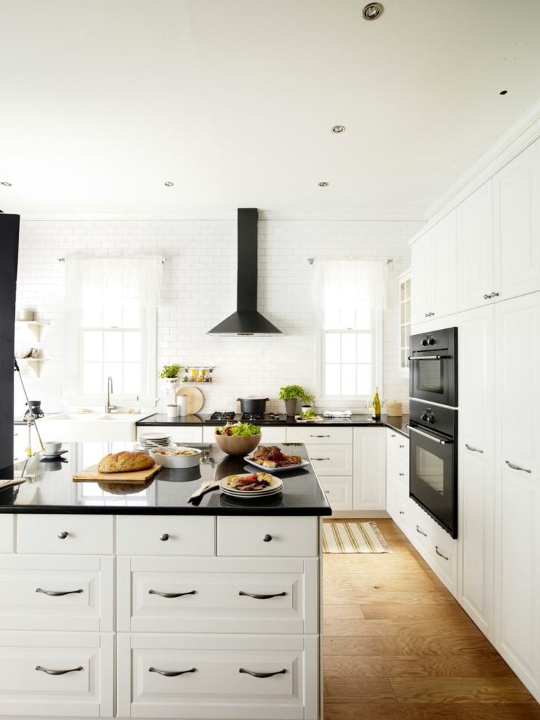 design kitchen black white