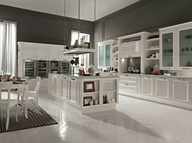 white traditional design kitchen