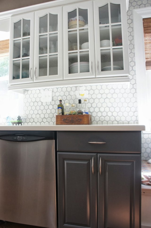 kitchen-gray-white-original-idea-closets