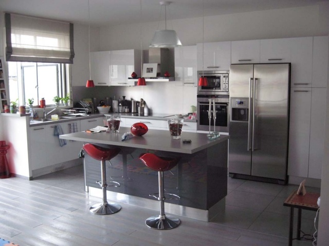 kitchen gray-original-idea-accents-red-stool bar