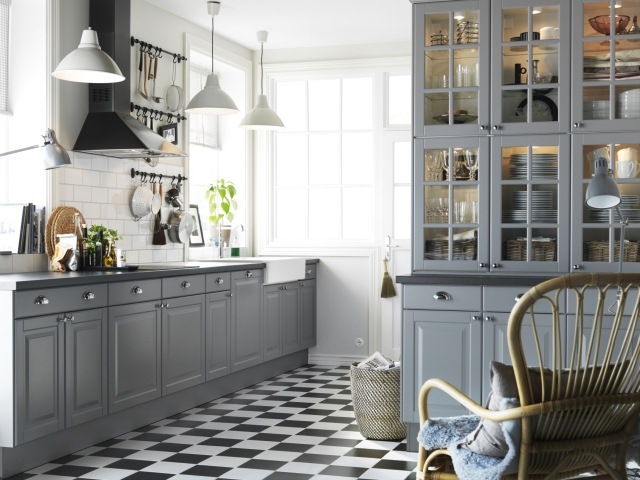 gray kitchen idea-original-floor-checkerboard-furniture-cupboards