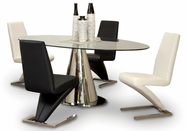 Modern-kitchen-original-idea-black-white-chairs-table