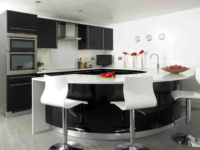 Modern-kitchen-original-idea-black-white-island-central-stool bar