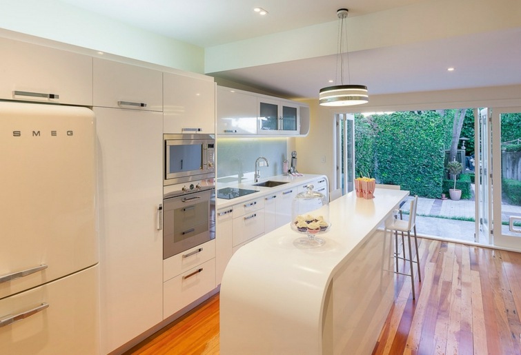 kitchen small surface white lacquer