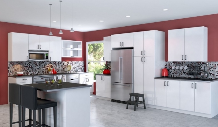 grått kjøkken og rød økekjøkkenstoler