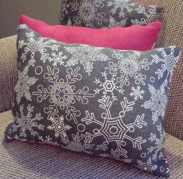 Deco-Christmas-original-cushions-flake snow