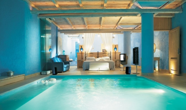 Deco-room-adult-pool-rectangular-rest-maximal