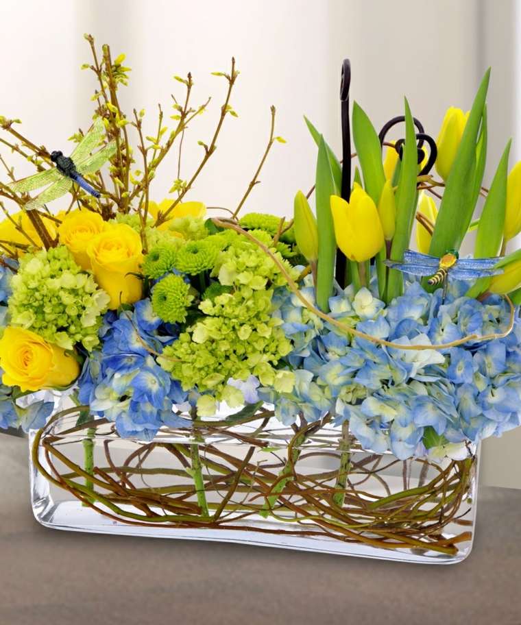 Easter decoration floral composition