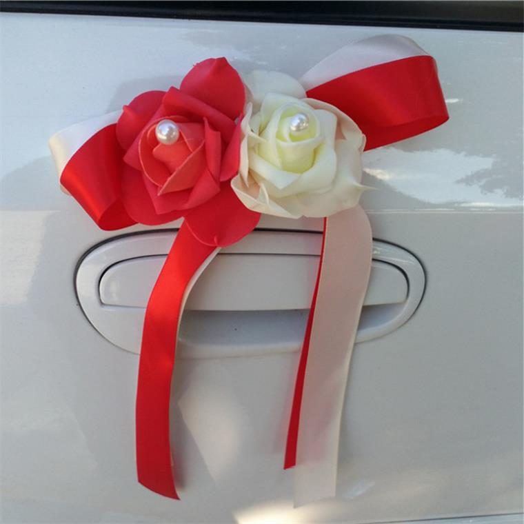 Deco-wedding-white-and-red-flowers-pink-pearl-fabric-car