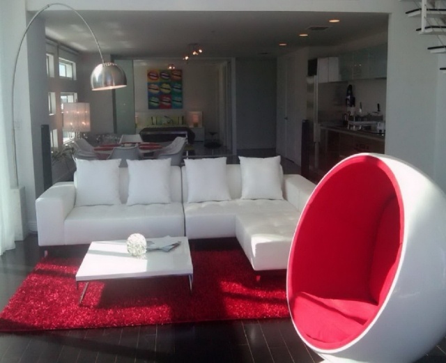 Deco-living-color-red-original-idea-sofa-white-table-mat