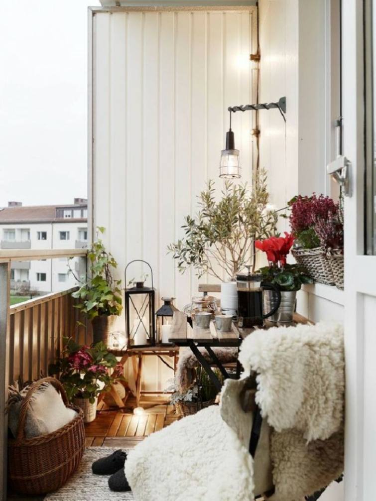 Scandinavian style balcony decoration