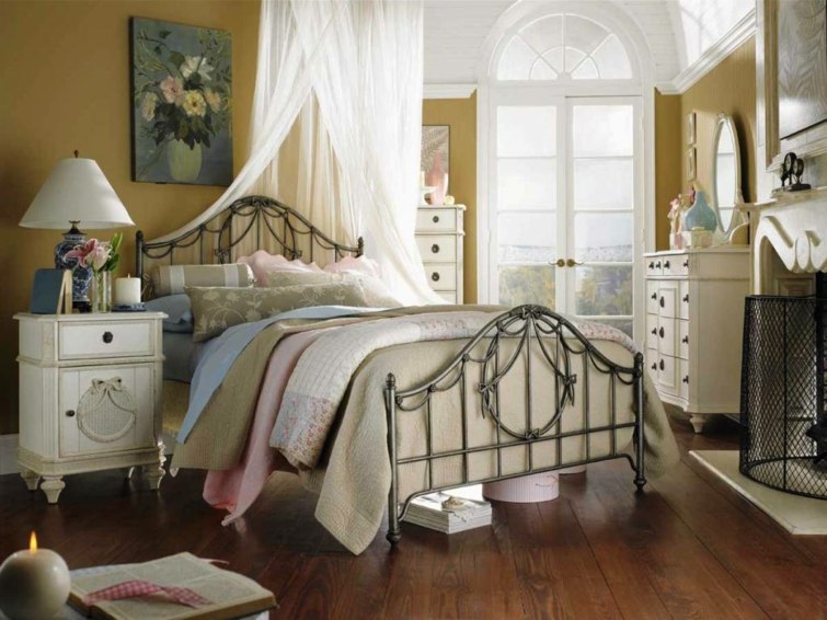 original vintage bedroom decoration