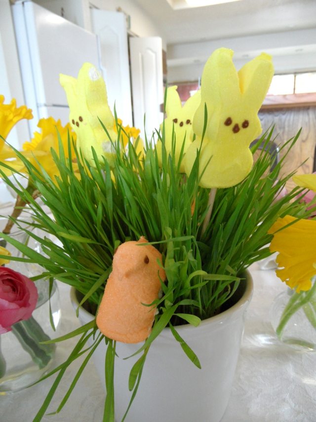 Easter flower table decoration