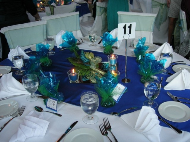 Dekoration-of-table-vinter-blå färg idéer