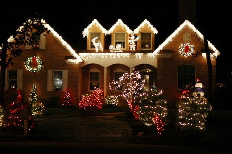 outdoor decoration Christmas garlands