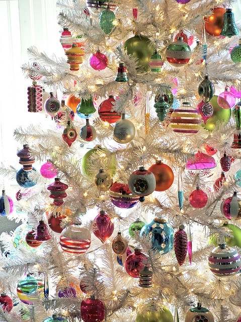 decoration-fir-christmas-white-balls-ornaments-glass-color decoration christmas tree