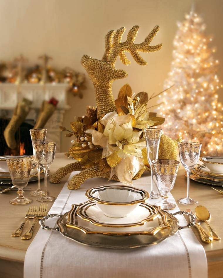 elegant christmas table decoration