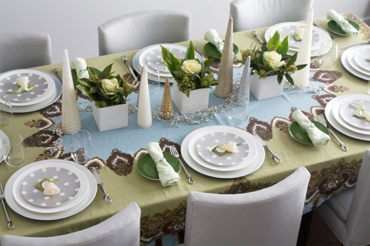 Christmas green white table decoration