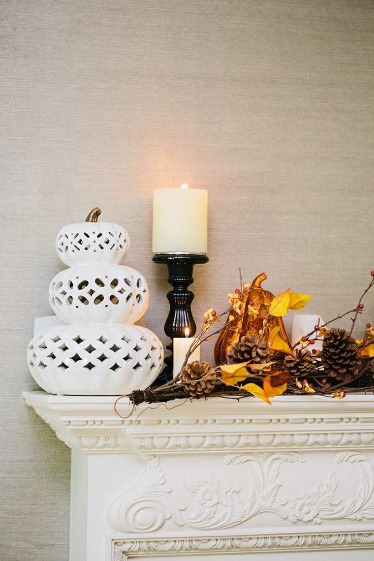 Halloween mantle deco