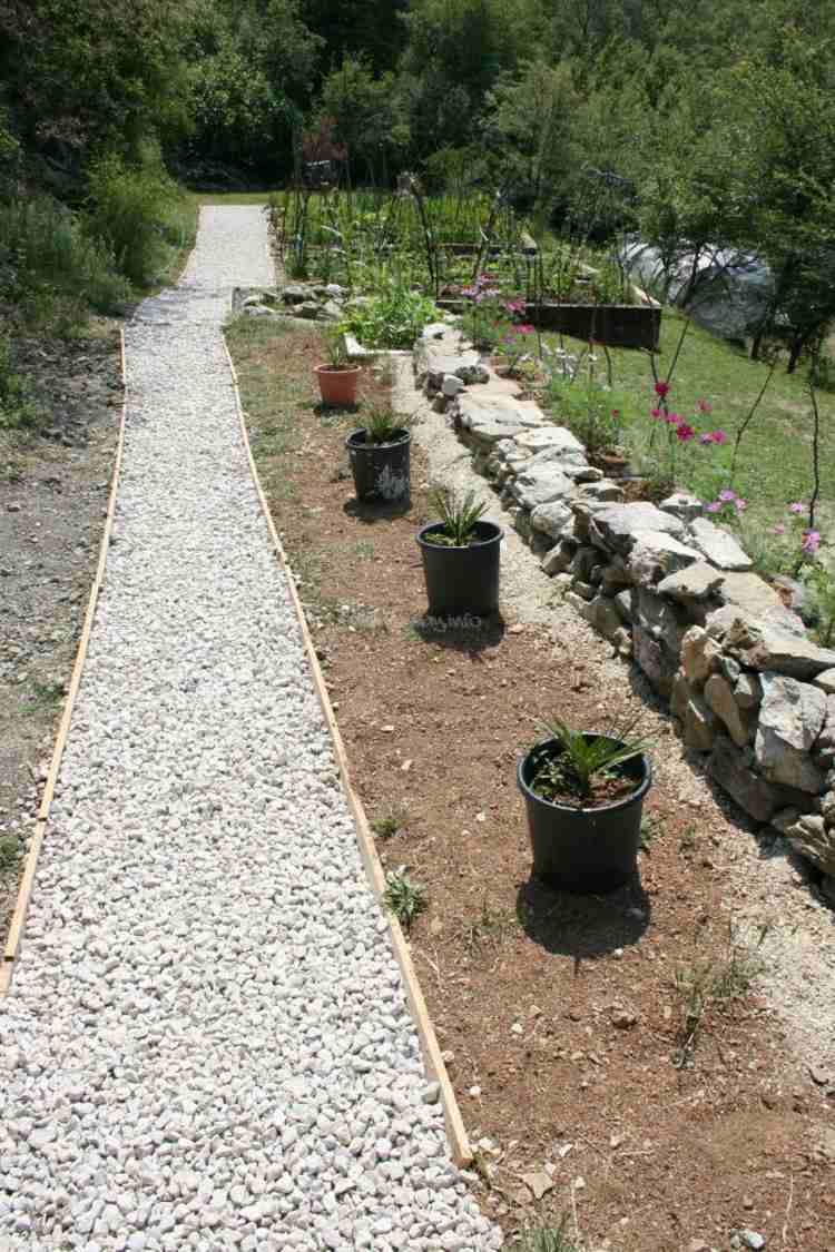 deco garden alley gravel