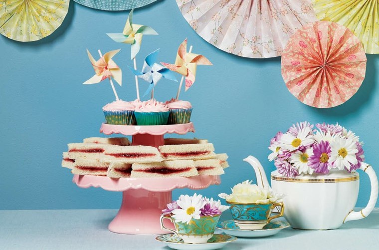 deco table birthday idea flowers teapot paper deco wall to manufacture