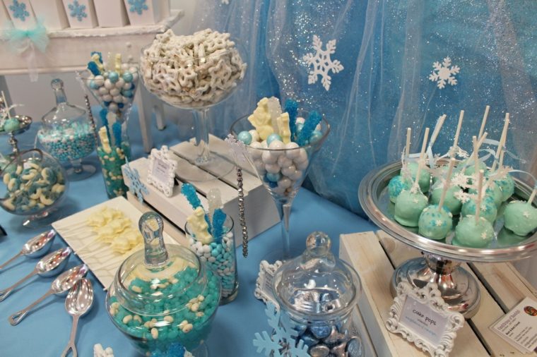 deco birthday snow queen nicely arranged table