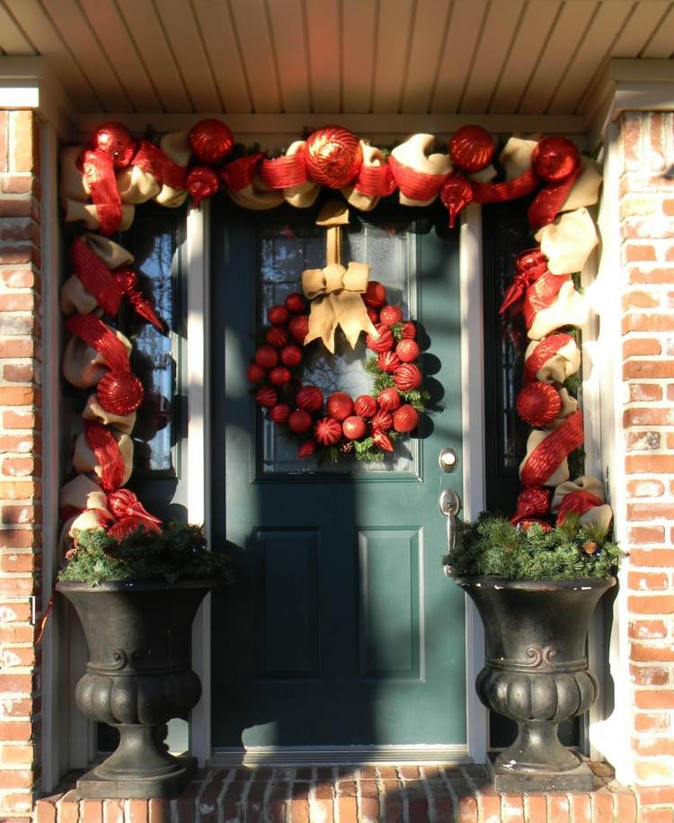 deco balls Christmas door