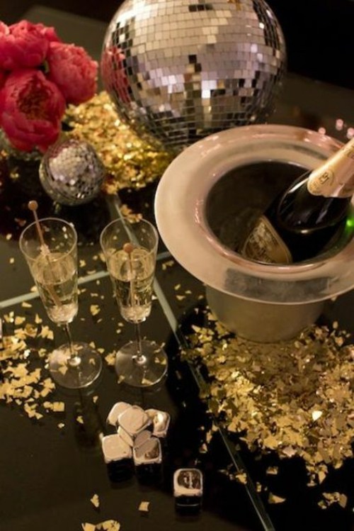 bright new year table deco