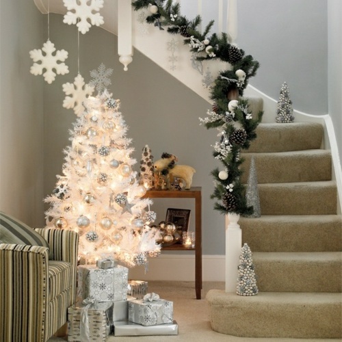 deco warm Christmas staircase