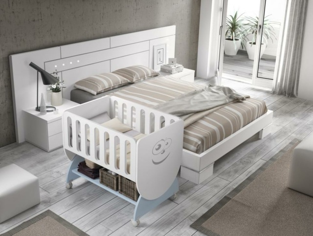 white beige baby room deco