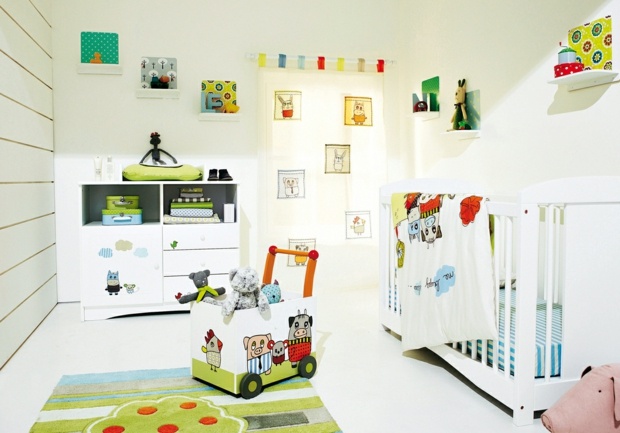 deco colored baby room