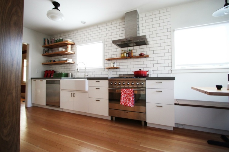 white elegant kitchen deco