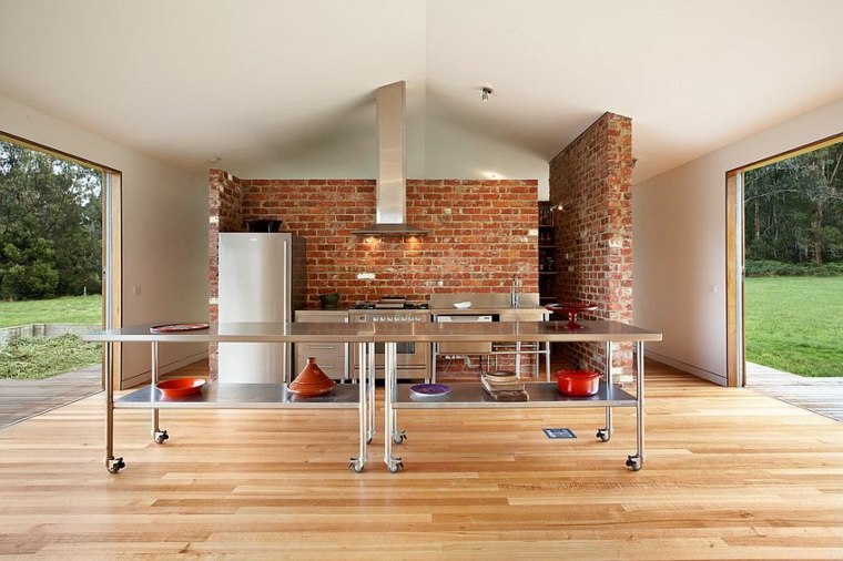 deco kitchen brick wall idea