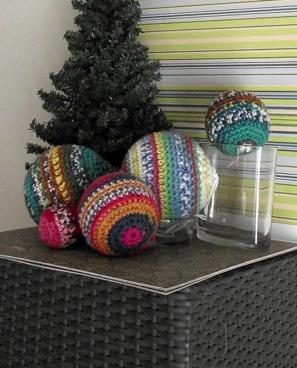 christmas decoration knitting multicolored balls