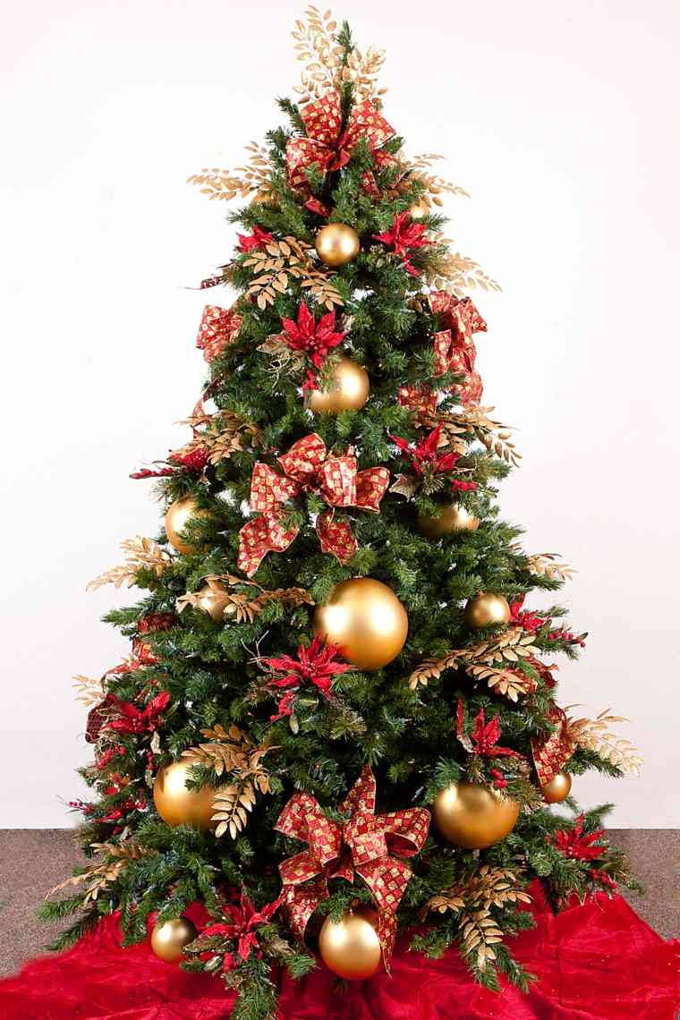 traditional deco christmas tree