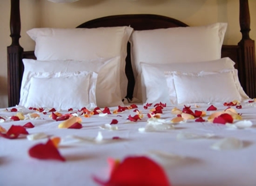 Hari valentine tempat tidur deco yang elegan