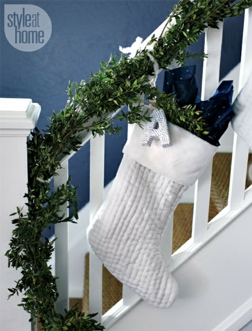 deco stair green garland