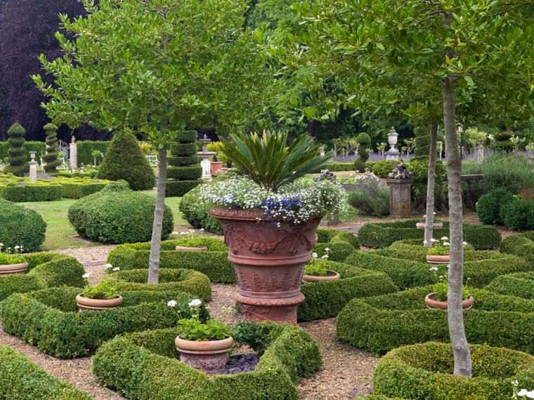 garden deco topiary bush