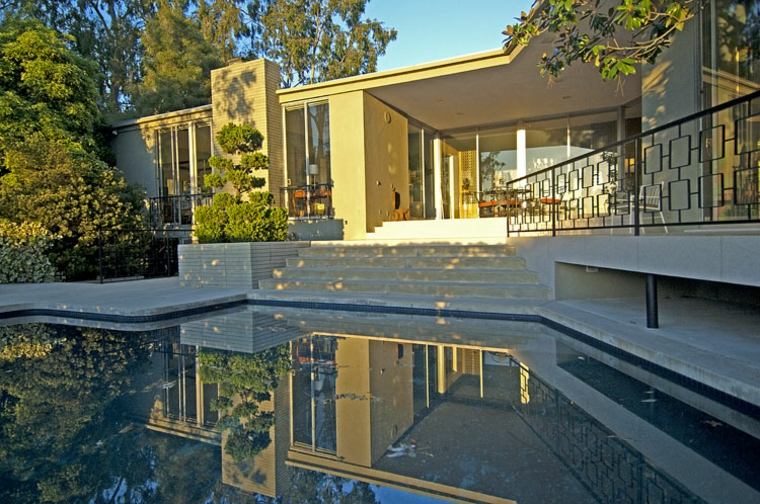 deco facade house green plants